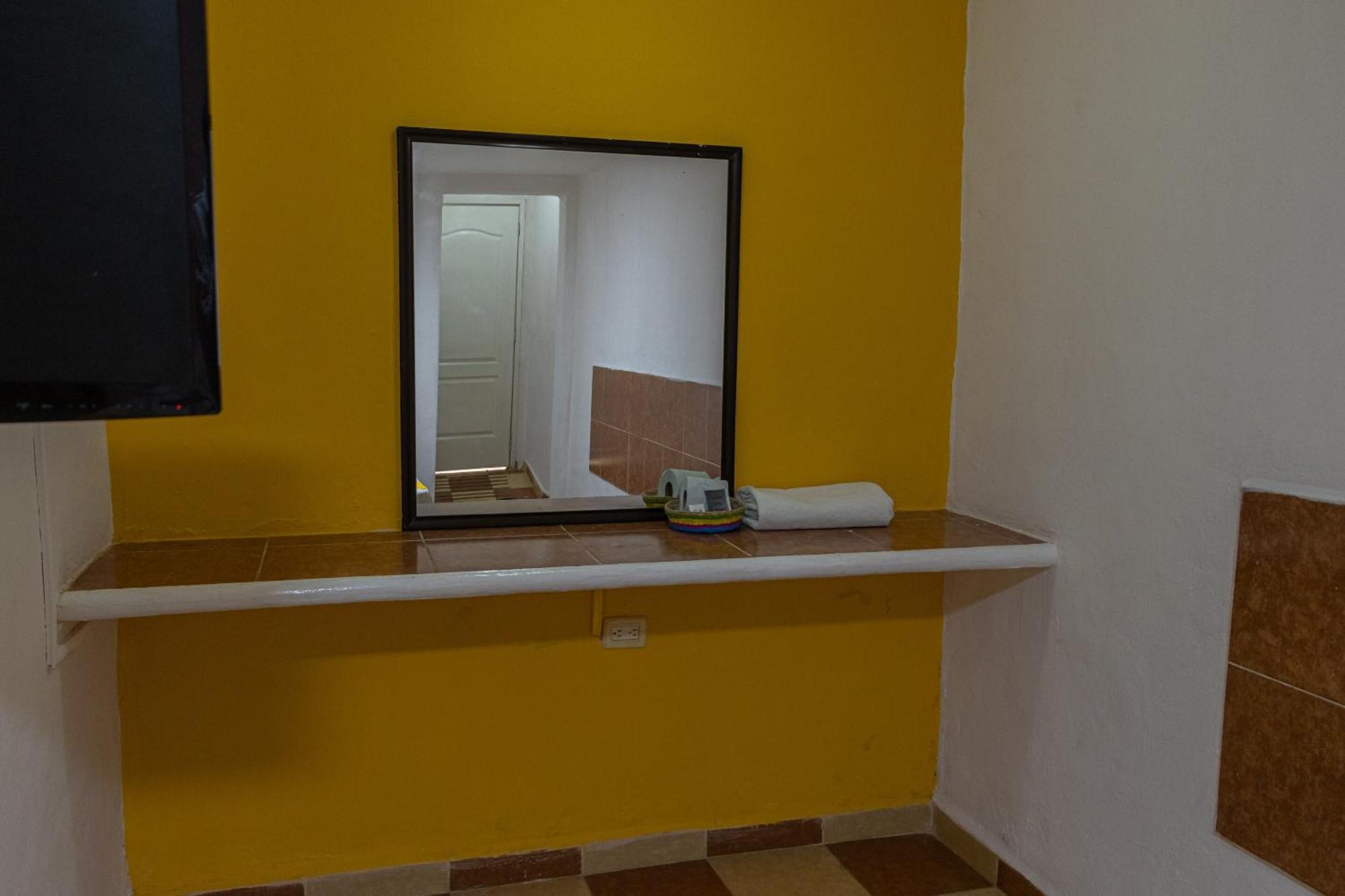 Oyo Hotel Marias,Aeropuerto Internacional De צ'טומאל מראה חיצוני תמונה