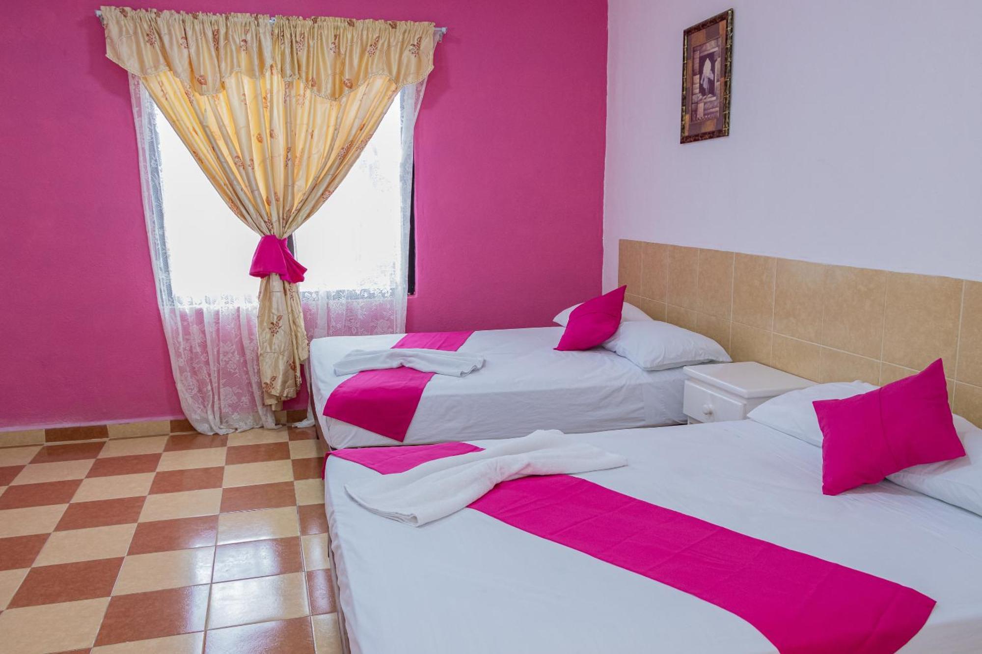 Oyo Hotel Marias,Aeropuerto Internacional De צ'טומאל מראה חיצוני תמונה