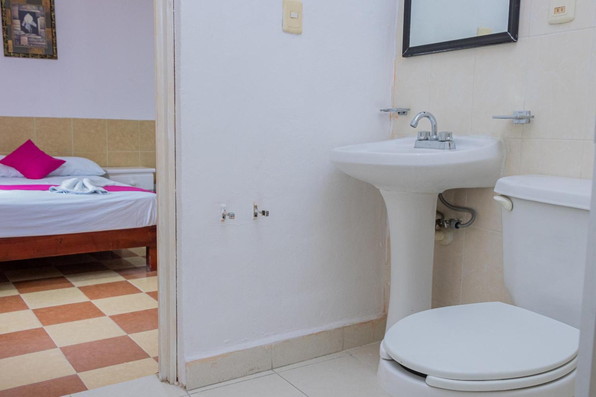 Oyo Hotel Marias,Aeropuerto Internacional De צ'טומאל מראה חיצוני תמונה