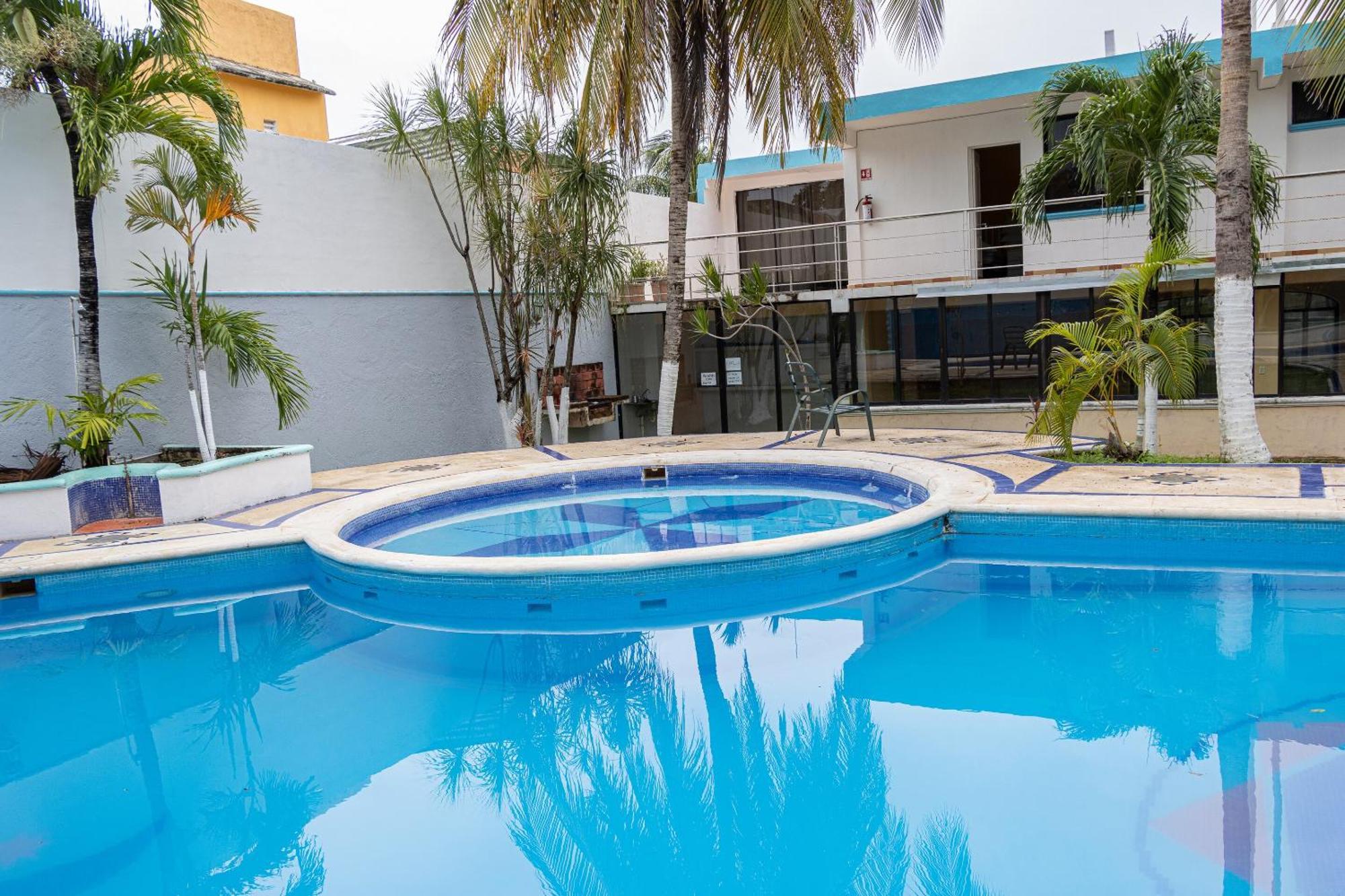 Oyo Hotel Marias,Aeropuerto Internacional De צ'טומאל מראה חיצוני תמונה