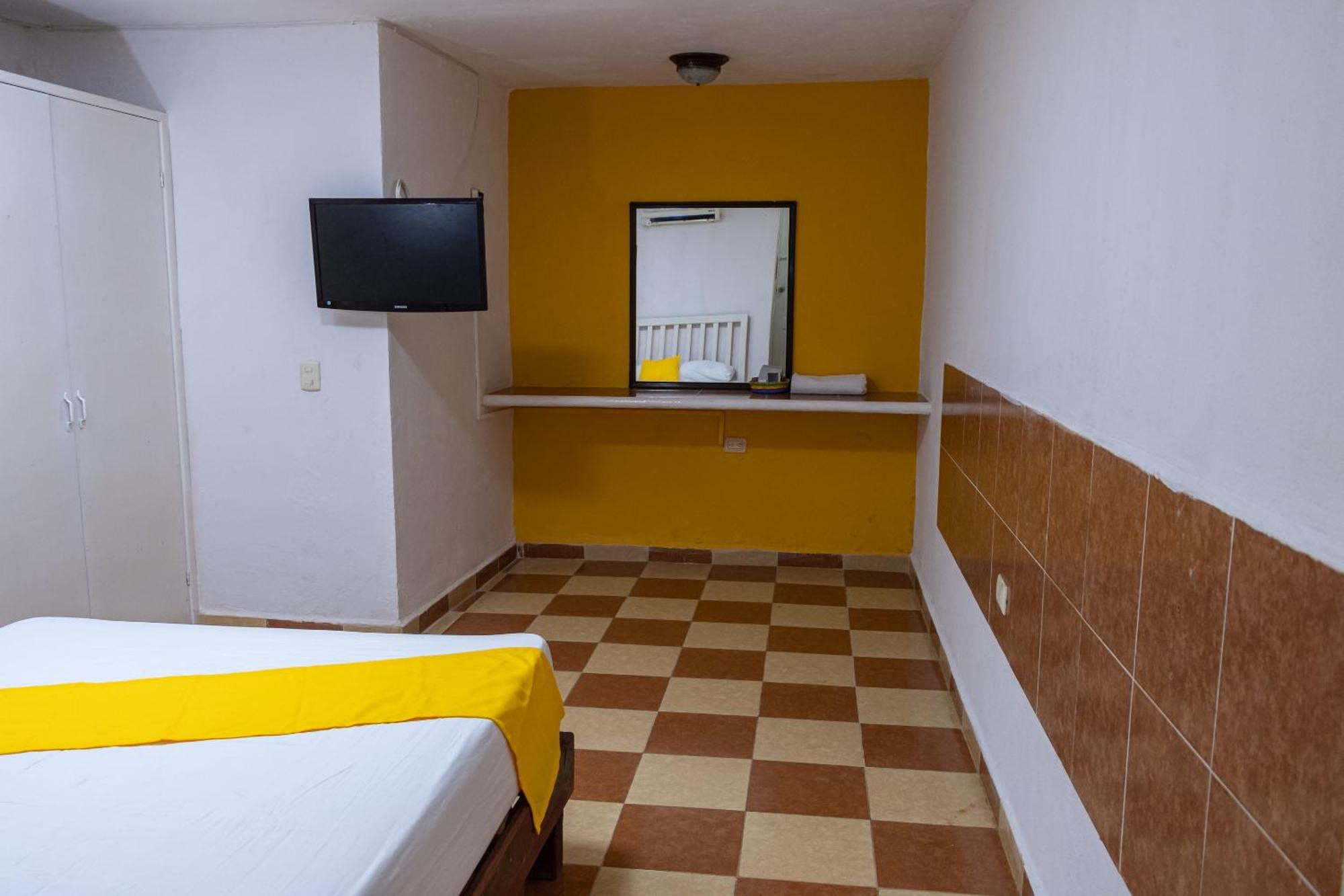 Oyo Hotel Marias,Aeropuerto Internacional De צ'טומאל מראה חיצוני תמונה