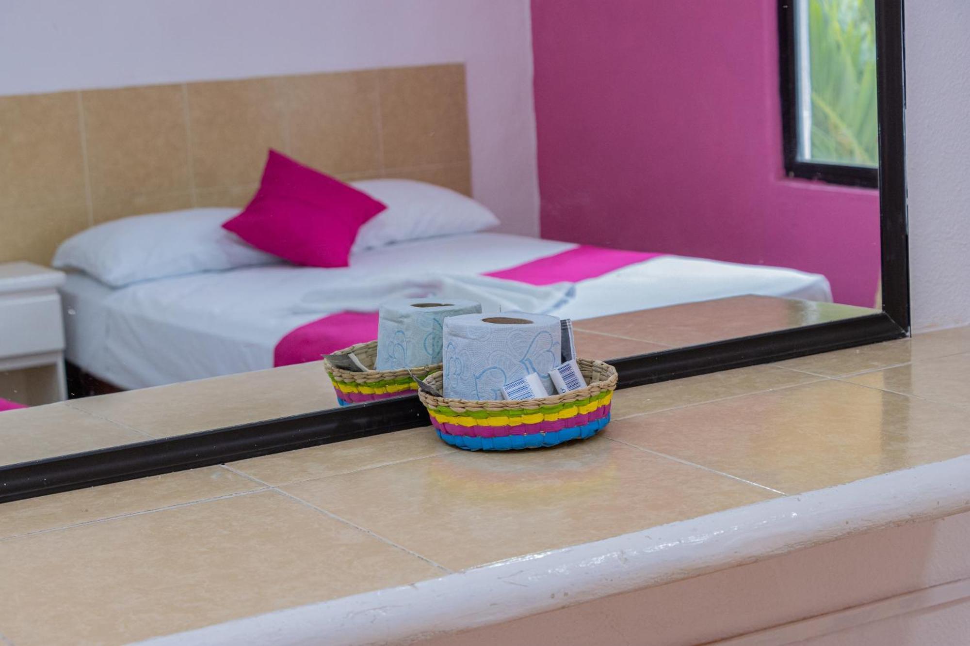 Oyo Hotel Marias,Aeropuerto Internacional De צ'טומאל מראה חיצוני תמונה