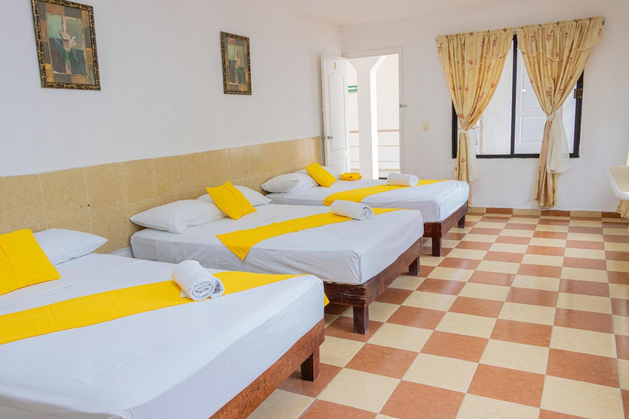 Oyo Hotel Marias,Aeropuerto Internacional De צ'טומאל מראה חיצוני תמונה