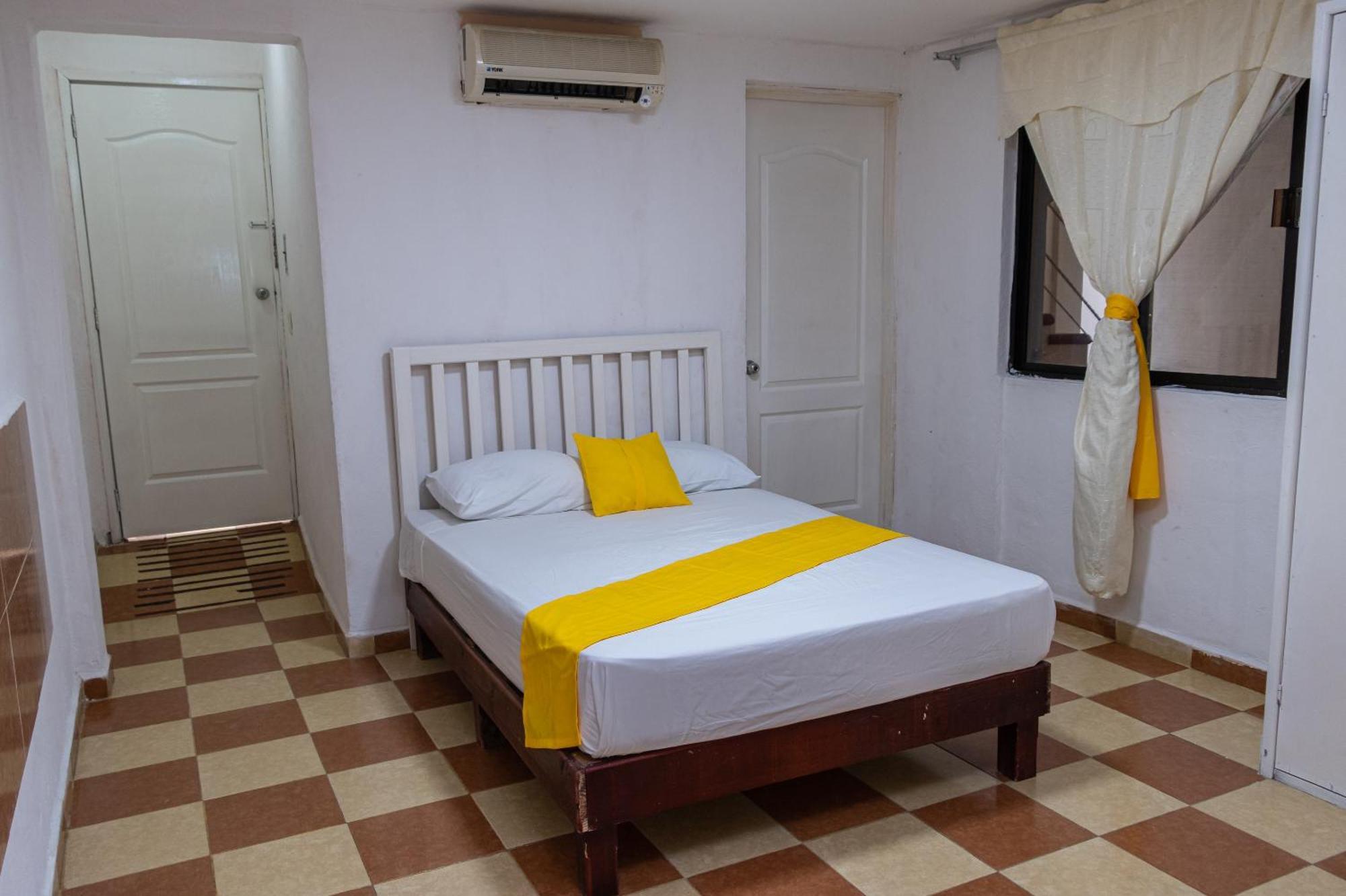 Oyo Hotel Marias,Aeropuerto Internacional De צ'טומאל מראה חיצוני תמונה