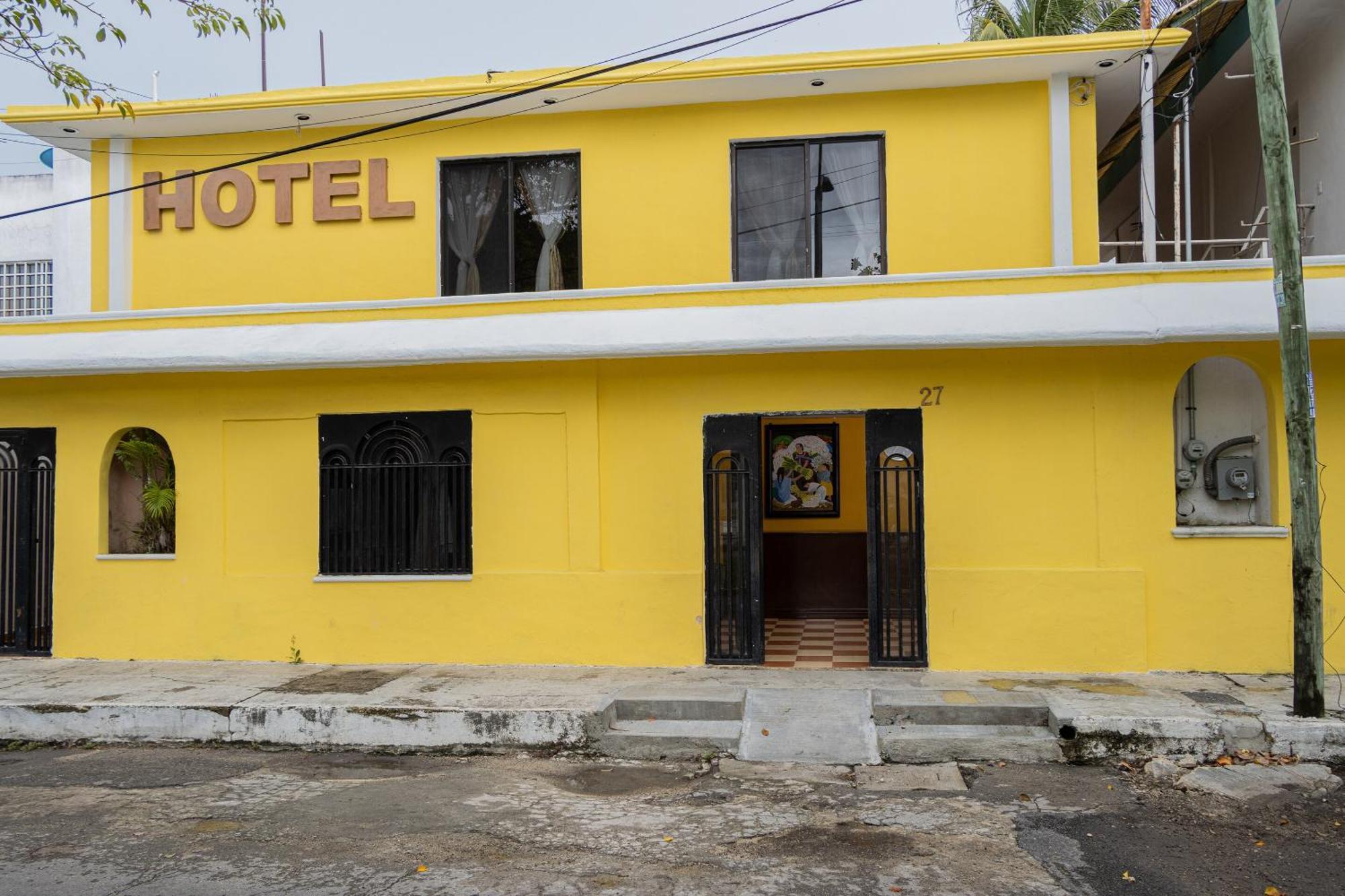 Oyo Hotel Marias,Aeropuerto Internacional De צ'טומאל מראה חיצוני תמונה