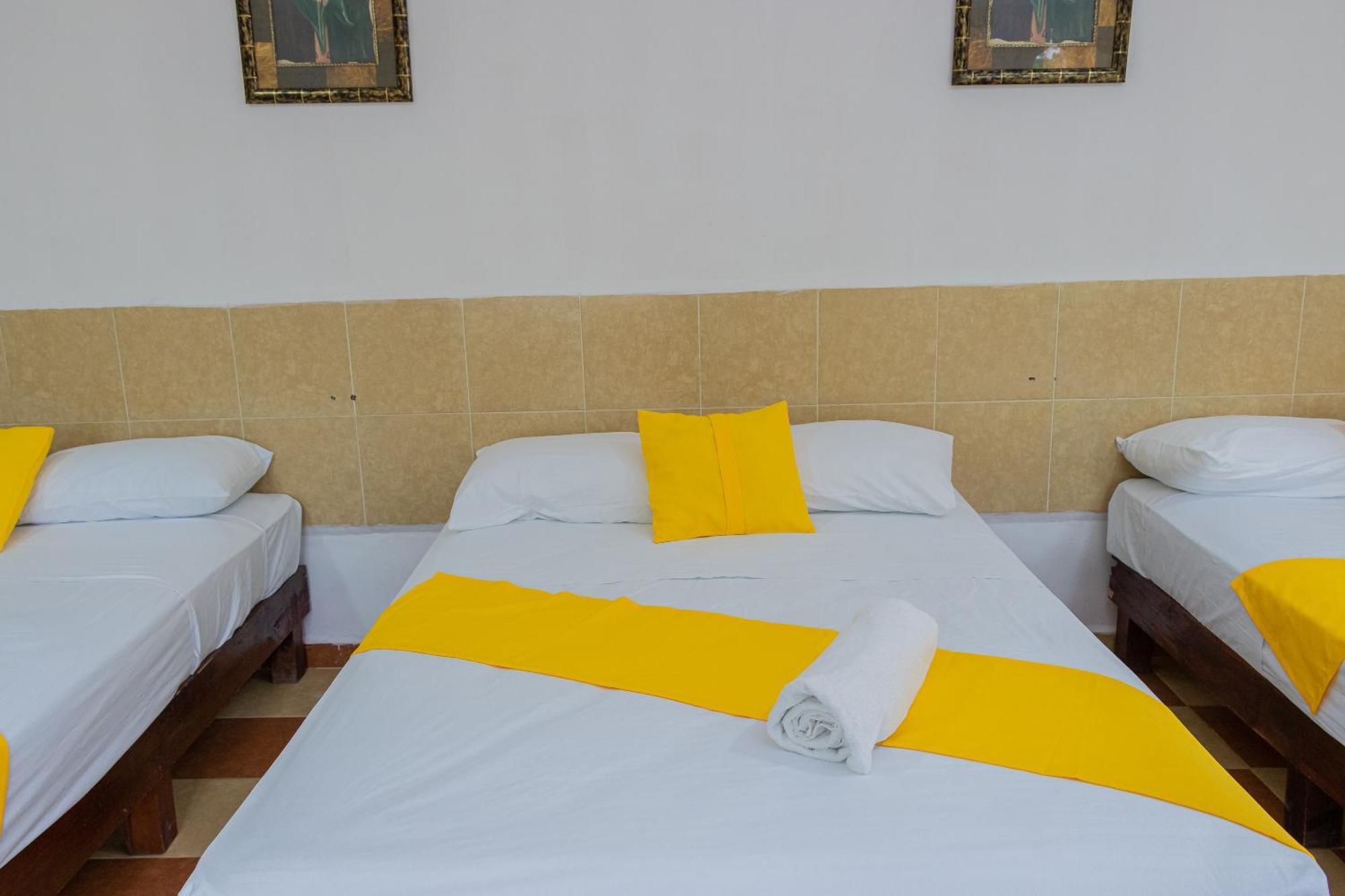 Oyo Hotel Marias,Aeropuerto Internacional De צ'טומאל מראה חיצוני תמונה