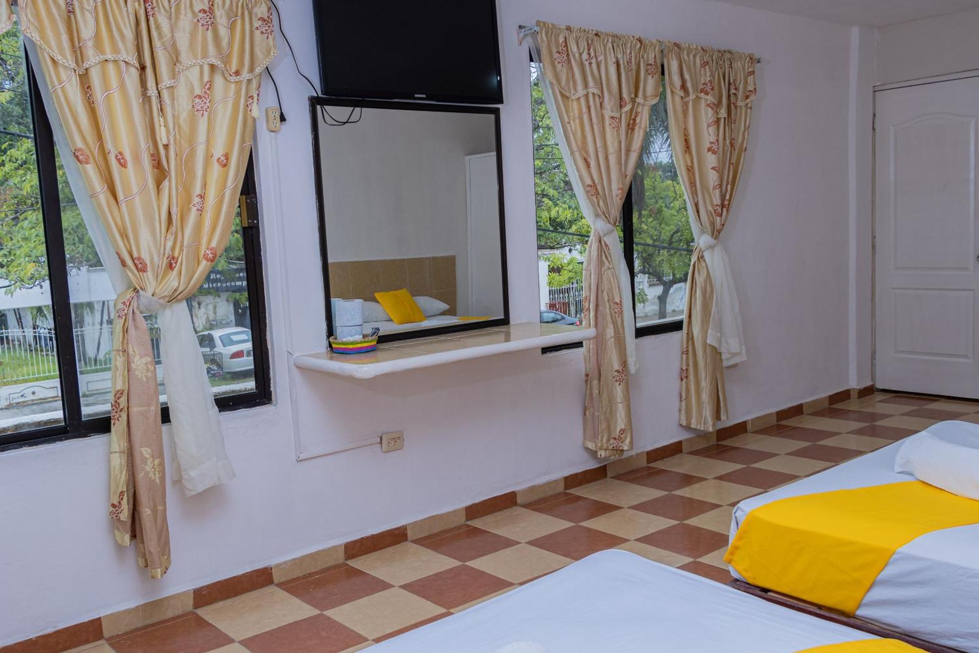 Oyo Hotel Marias,Aeropuerto Internacional De צ'טומאל מראה חיצוני תמונה